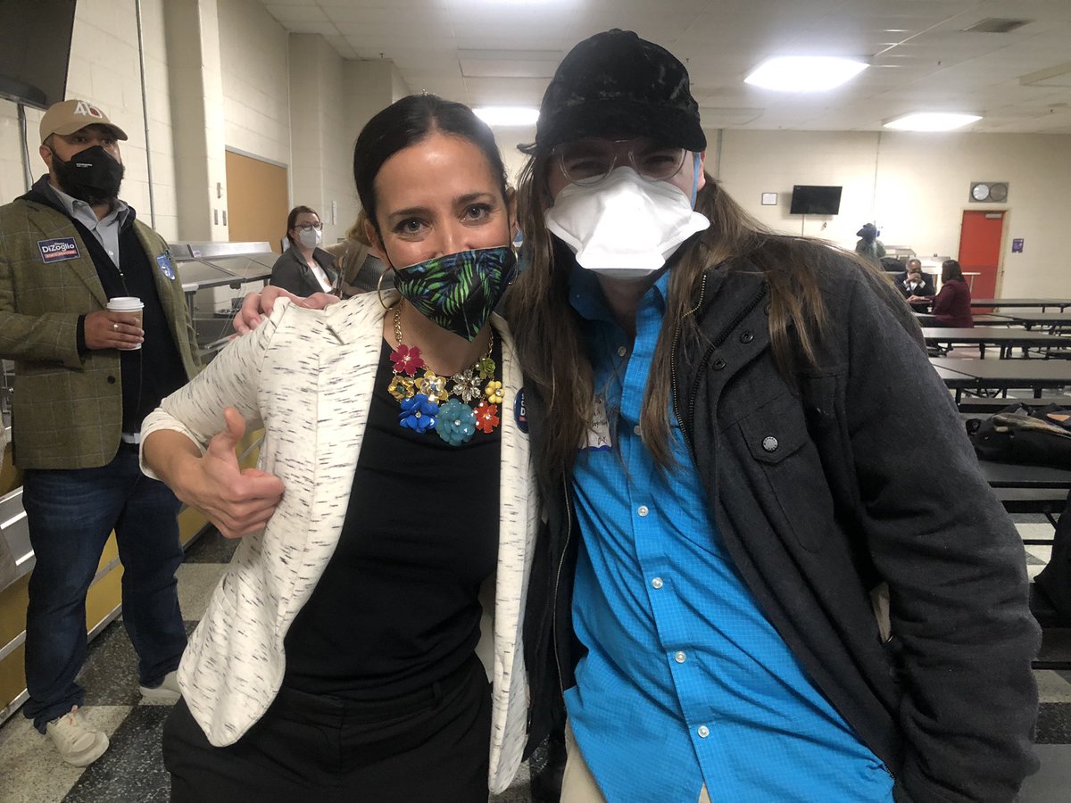 SoniaChangDiaz's tweet photo. We're back at it here in Springfield!
Loved getting to meet and talk with folks in person at the caucus about environmental justice, my plan for debt-free education from birth to adulthood, affordable housing, & more to build a Commonwealth that works for everyone. https://t.co/1D3HWfc3Nt