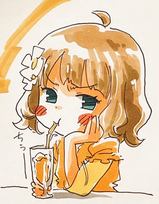 むくれながらジュース飲む桃子ちゃんセンパイ。 