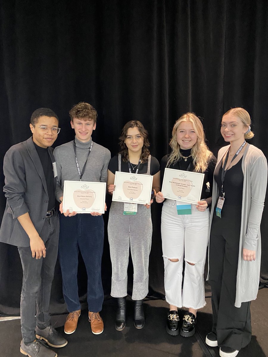 ThePost's tweet photo. The Post takes home 3 Apple Awards at the National College Media (@collegemedia) Convention #CMANYC22

• Best News Delivery - 2nd place 

• Best Newspaper (4year/10,000+) - 3rd place

• Best Podcast - Honorable Mention https://t.co/YHsdnJzVAv