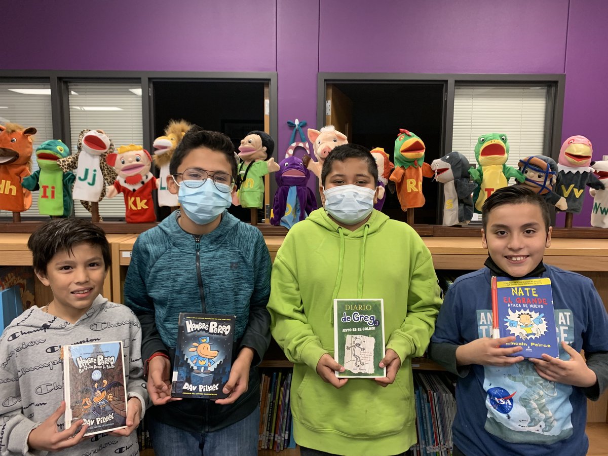 APonderLibrary's tweet image. Our students have their books for Spring Break!  #MisdLibLove