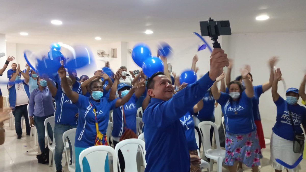 SolanoBetsy1998's tweet photo. @Ygonzalez103 @Virguez @aydeelizarazoc #MananaVoteMIRA por la renovación absoluta, por una sociedad donde primen los beneficios y bienestar de los colombianos.👏🏻🤝🏻❌1⃣0⃣3⃣❌3⃣❌🇨🇴 https://t.co/0FHoDh2mlm
