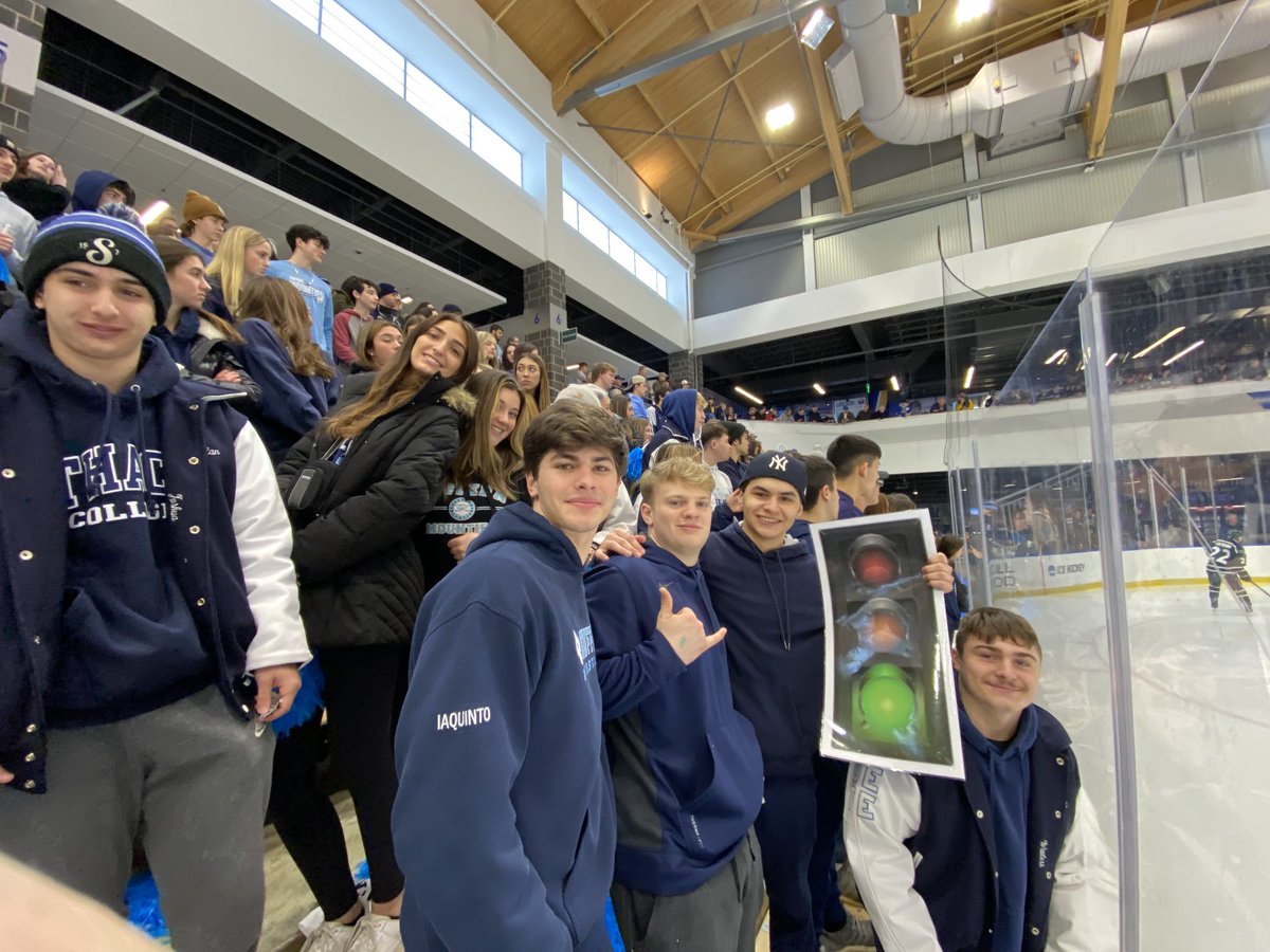 Some images of #MountiePride in Buffalo.  Congrats to ⁦<a href="/SuffHock/">Suffern Hockey</a>⁩ &amp; ⁦<a href="/SuffernCSD/">Suffern Central</a>⁩!