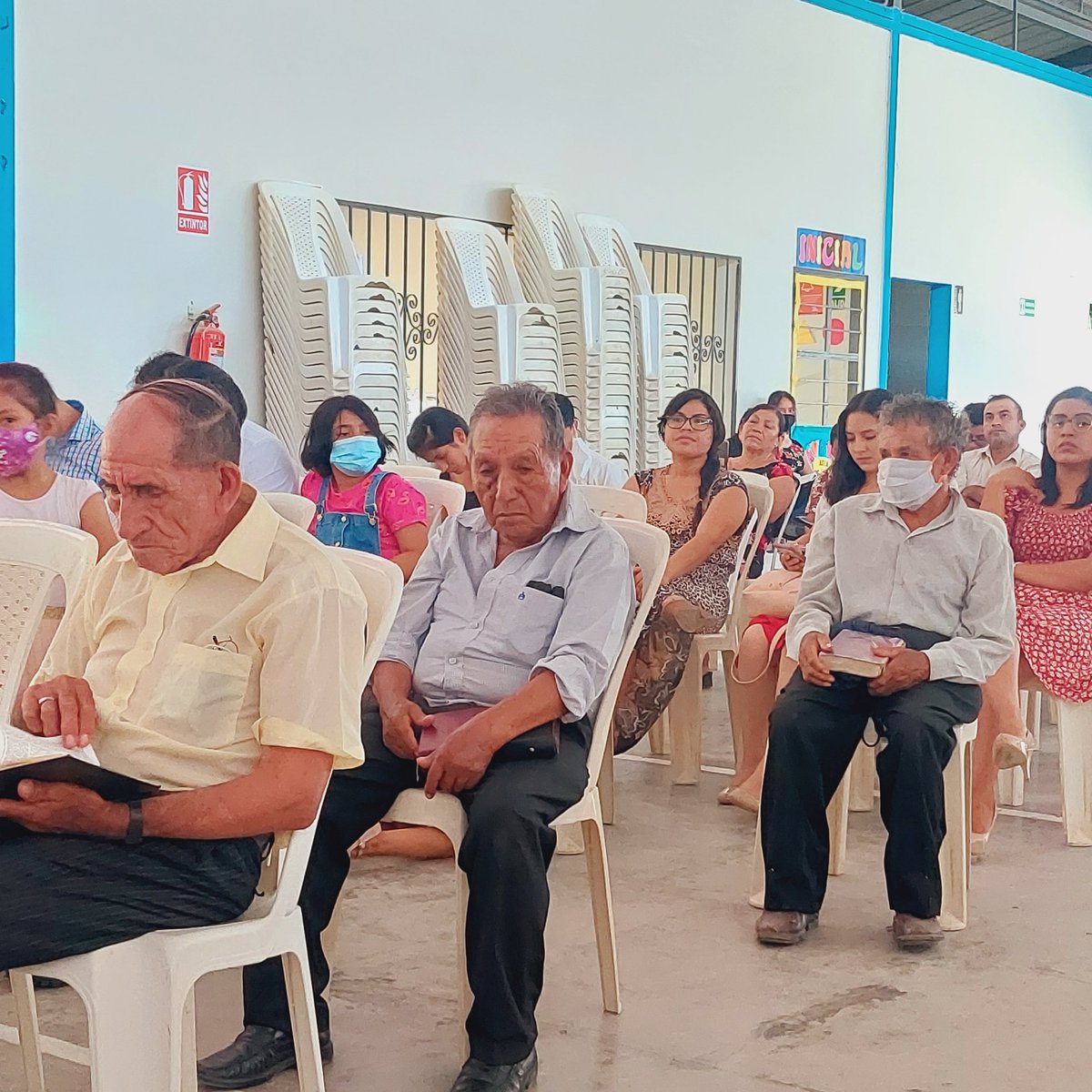 JoseUrciaCarlos's tweet photo. Con el tema "Pablo un gran discipulador" nuestra Hmna. Lidia Añasco motivando a los feligreses de la iglesia Maranatha. #DMUtcubambaC #UnaIglesiaEnMovimiento https://t.co/VGkgbYDaT7