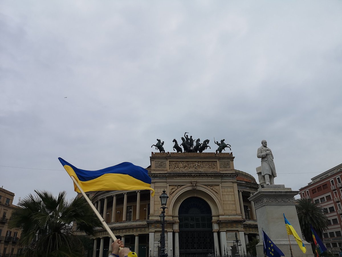 LeolucaOrlando1's tweet photo. #Palermo sta con l'#Ucraina. Insieme a #PinaPicierno, vicepresidente del @Europarl_IT e a #ViktorjaProkopovych per condannare l'aggressione militare di #Putin e per confermare i valori di dell'UE nel ricordo di #DavidSassoli. #CitiesWithUkraine @pinapic #CitiesstandwithUkraine https://t.co/byVXHNla0T
