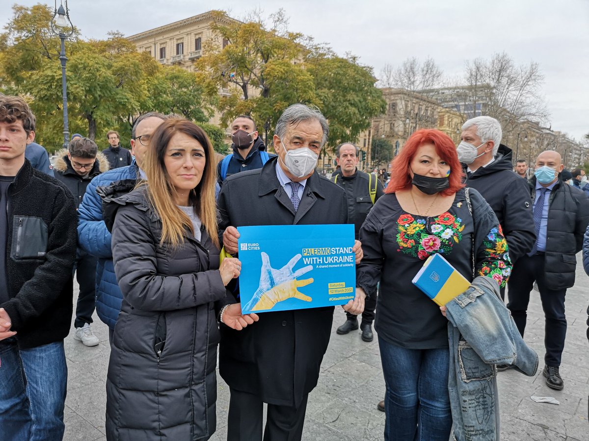 LeolucaOrlando1's tweet photo. #Palermo sta con l'#Ucraina. Insieme a #PinaPicierno, vicepresidente del @Europarl_IT e a #ViktorjaProkopovych per condannare l'aggressione militare di #Putin e per confermare i valori di dell'UE nel ricordo di #DavidSassoli. #CitiesWithUkraine @pinapic #CitiesstandwithUkraine https://t.co/byVXHNla0T