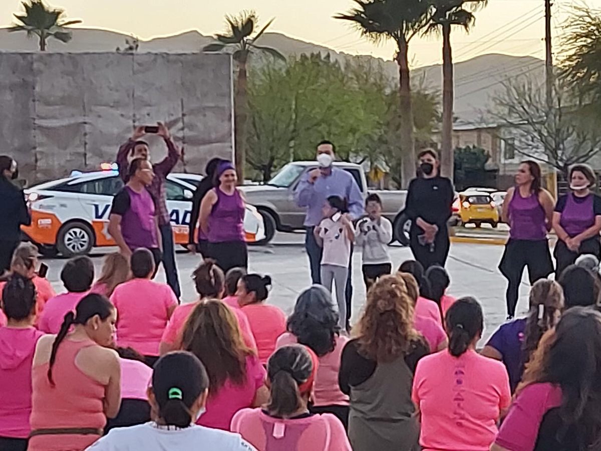 Dentro de las actividades del #8M, se realizó un maratón de baile en la Línea Verde, con el objetivo de activarse físicamente e invitar a más mujeres para que se sumen a los talleres que DIF Torreon ofrece a través de los centros comunitarios
<a href="/MunicipioTRC/">Municipio de Torreón</a>