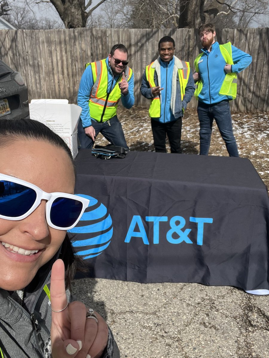 Snow what?! Pssssh we’re out here making waves anyway. #Fiberhood #MakingWaves #FiberEvent <a href="/GreaterLakesMkt/">Greater Lakes Market 🌊</a> <a href="/trevherringSR/">Trevis Herrington</a> <a href="/TomMonahan10/">Tom Monahan</a> <a href="/LorenMiller2004/">Loren Miller</a> <a href="/GabrielleLampm1/">Gabrielle Lampman</a>