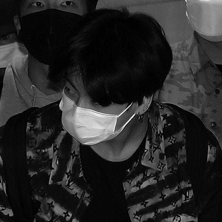 dobry, nazywam się Jeon i jestem tu nowy. będzie mi strasznie miło jak dacie rt pod zapoznawczym, z góry dzięki. 

#RT bd kochac i wyślę mema 
#HEART wbije na dm