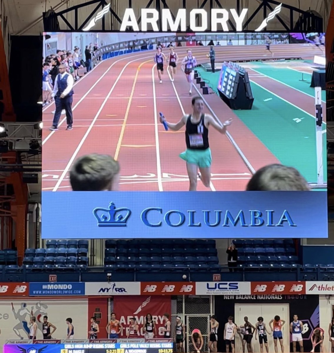 MerDolhare's tweet image. Great day at New Balance Nationals @ArmoryNYC! Both CD Track Club DMRs showed UP! 

Anna, Emma, Linde + Harper: 8th in Nation w/2PRs @ccdsbucs record + 2nd all-time indoor NC best mark.

Pete, Lionel, Everett + Connor: 2nd RisingStars w/3PRs, BUCS record + 4th all-time NC mark.🧨