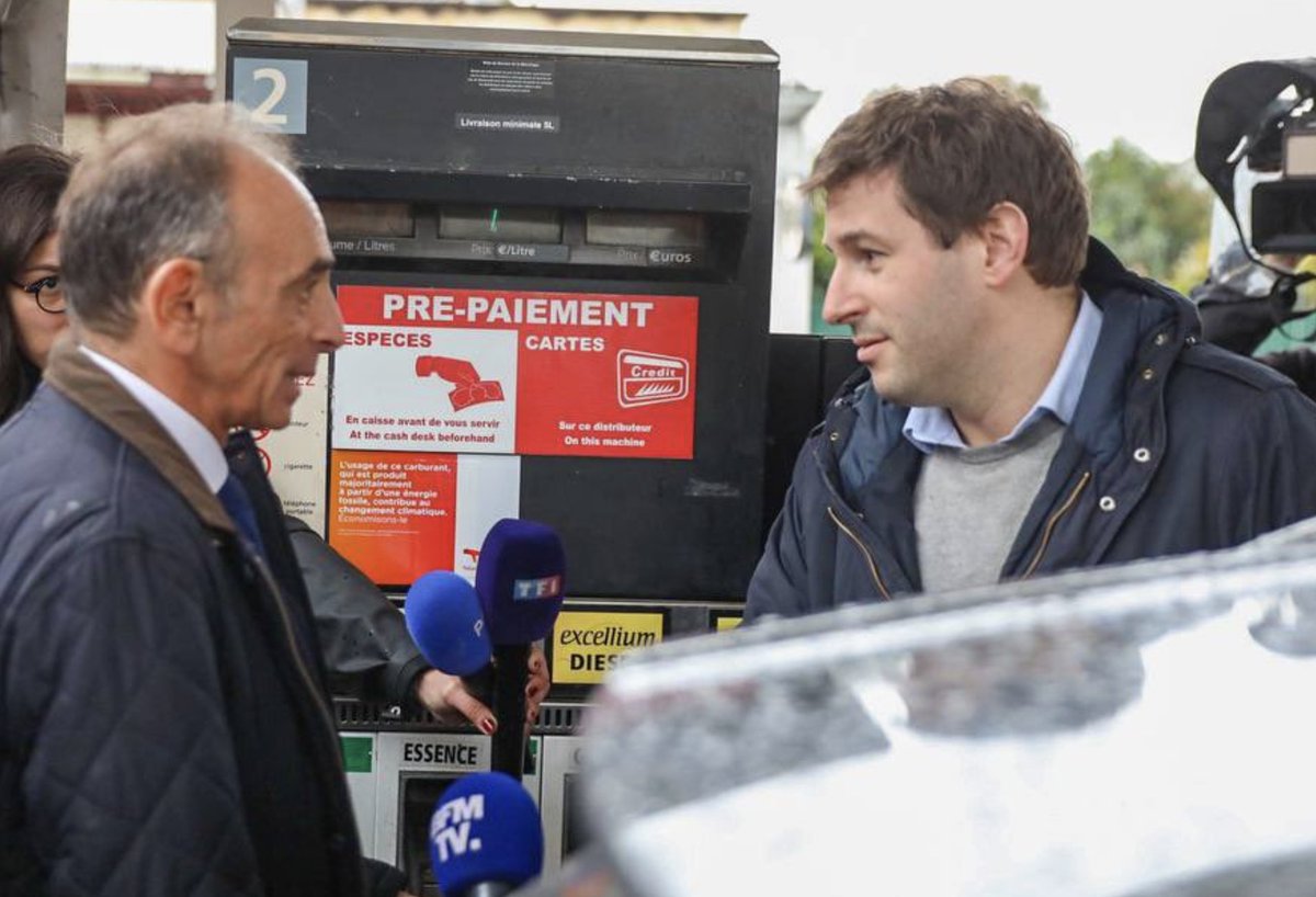 paul_denton's tweet photo. Ce "Français" qui soutient Zemmour selon Marion Maréchal est aussi le "client" d'une station service près de Moissac. C'est dingue ces hasards de la vie... https://t.co/KuDQS3Adfs
