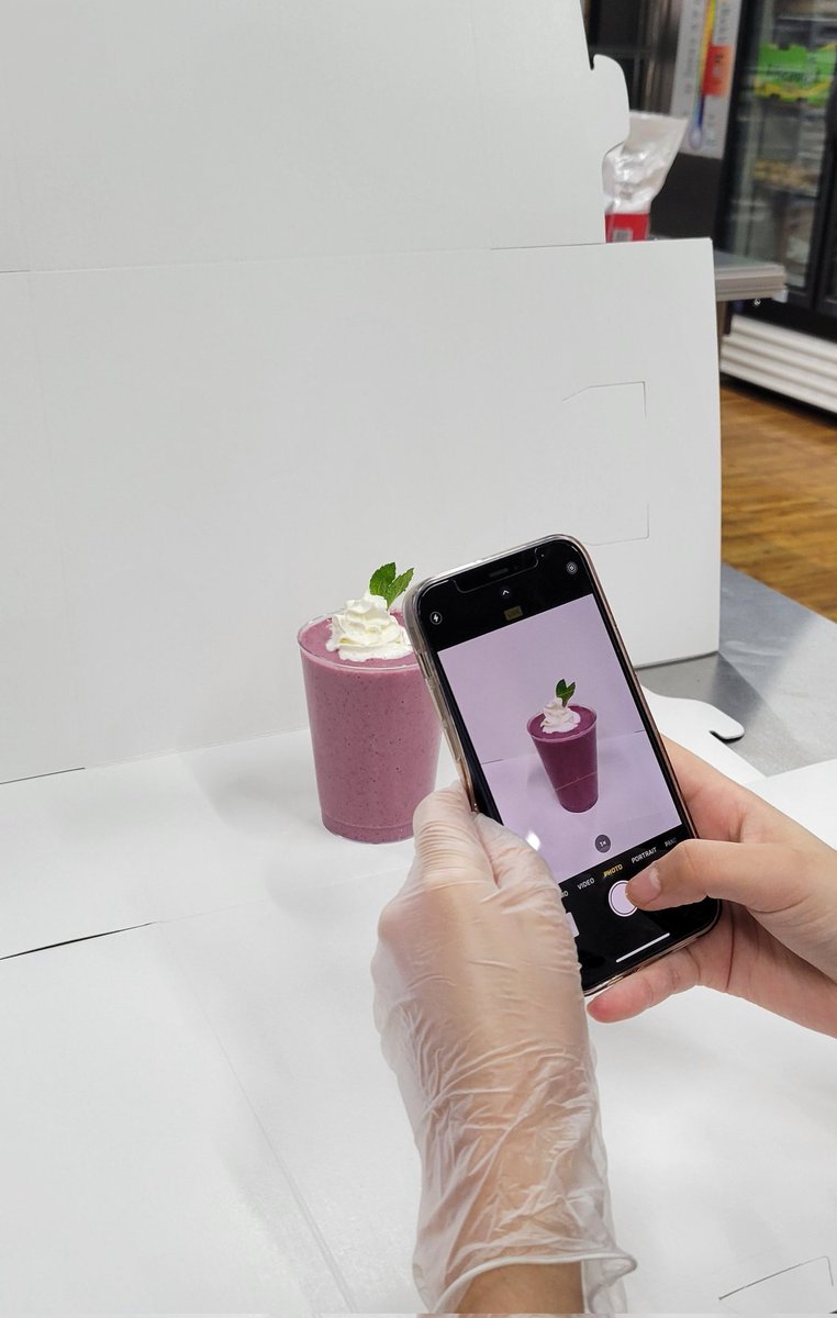 After 2 weeks of learning, tasting, slicing and dicing all types of fruits, students created their own Parfaits, Smoothies and Shakes using the fruits they liked and snapped a picture of their colorful creations 📸

#OrgulloMorton
#MortonPride
#MyHomeworkTastesBetterThanYours