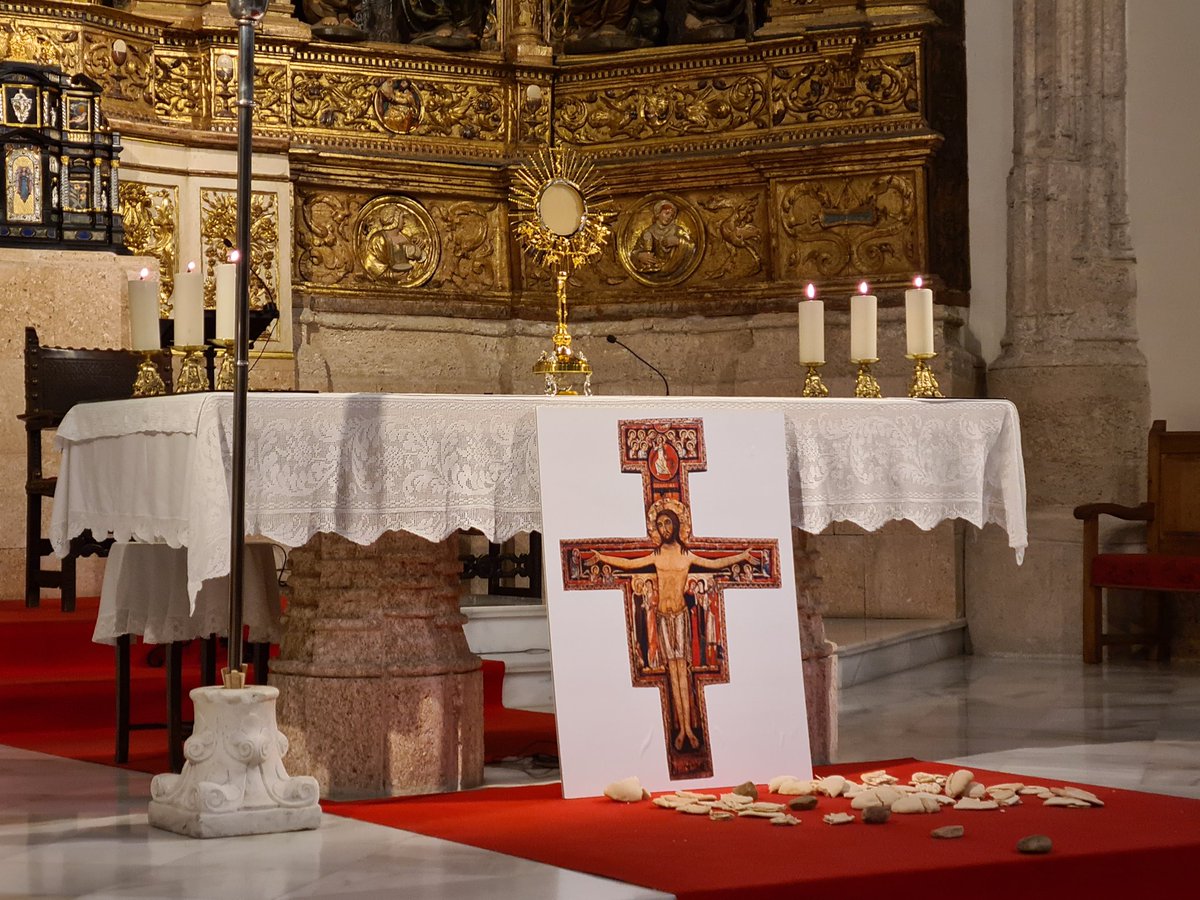MFCTOLEDO's tweet photo. Continuamos con el Retiro de Cuaresma con la meditación de Don. José María Anaya, Párroco de Torrijos.

"La Cuaresma es tiempo de intensificar la oración" https://t.co/R3UsGkxGht