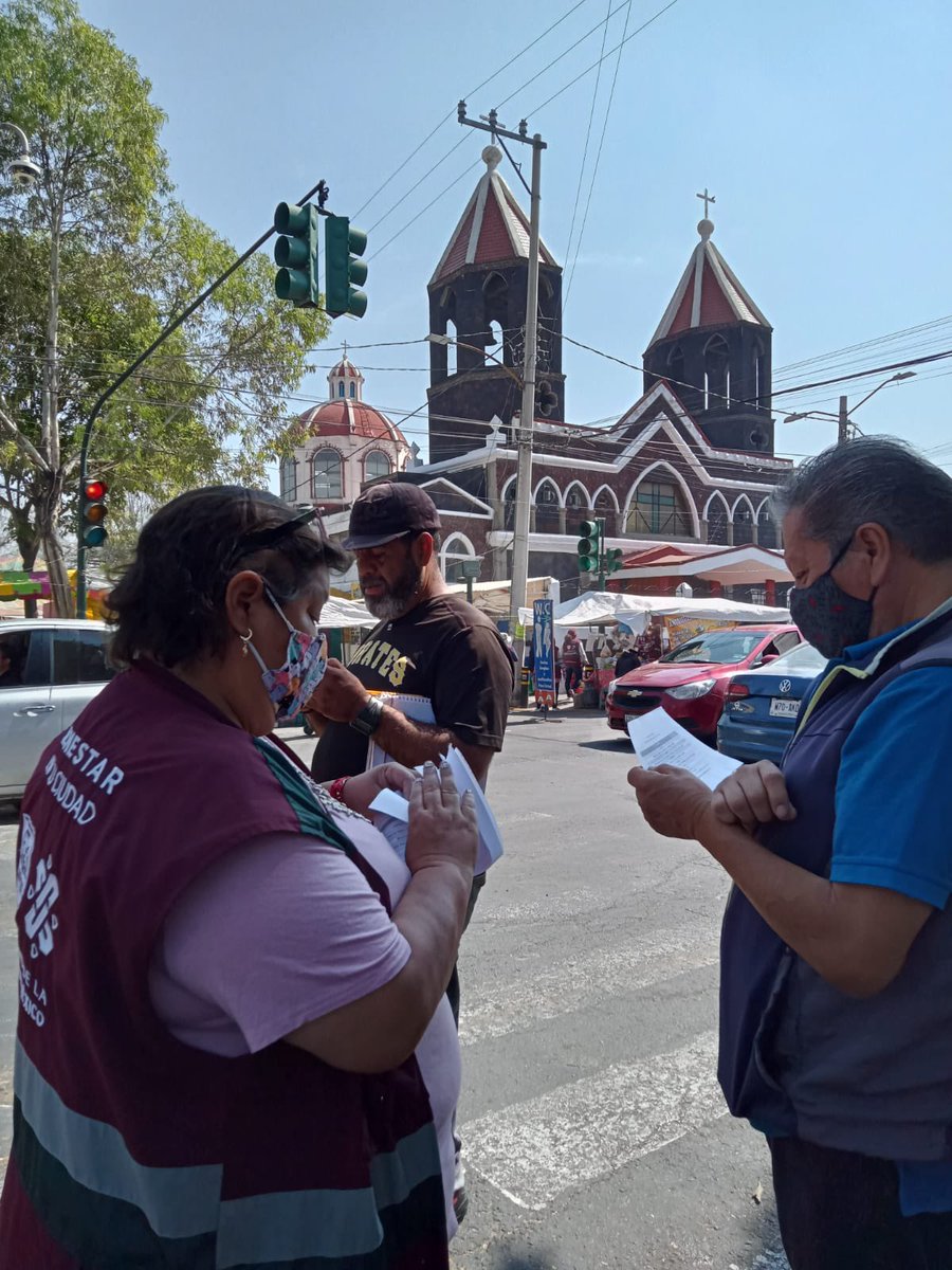 migvalles's tweet photo. Cómo todos los días, estamos trabajando por un #BienestarEnLaCiudad, nos encontramos realizando difusión de las actividades que tenemos en tu #CentroDIF 13 Matías Romero, en la Gustavo A. Madero.
Con tota la actitud de la #BrigadaDIF 💪🏼😎
Esperanos!!!
@esthela_damian @DIFCDMX https://t.co/zJqEUbHvrd