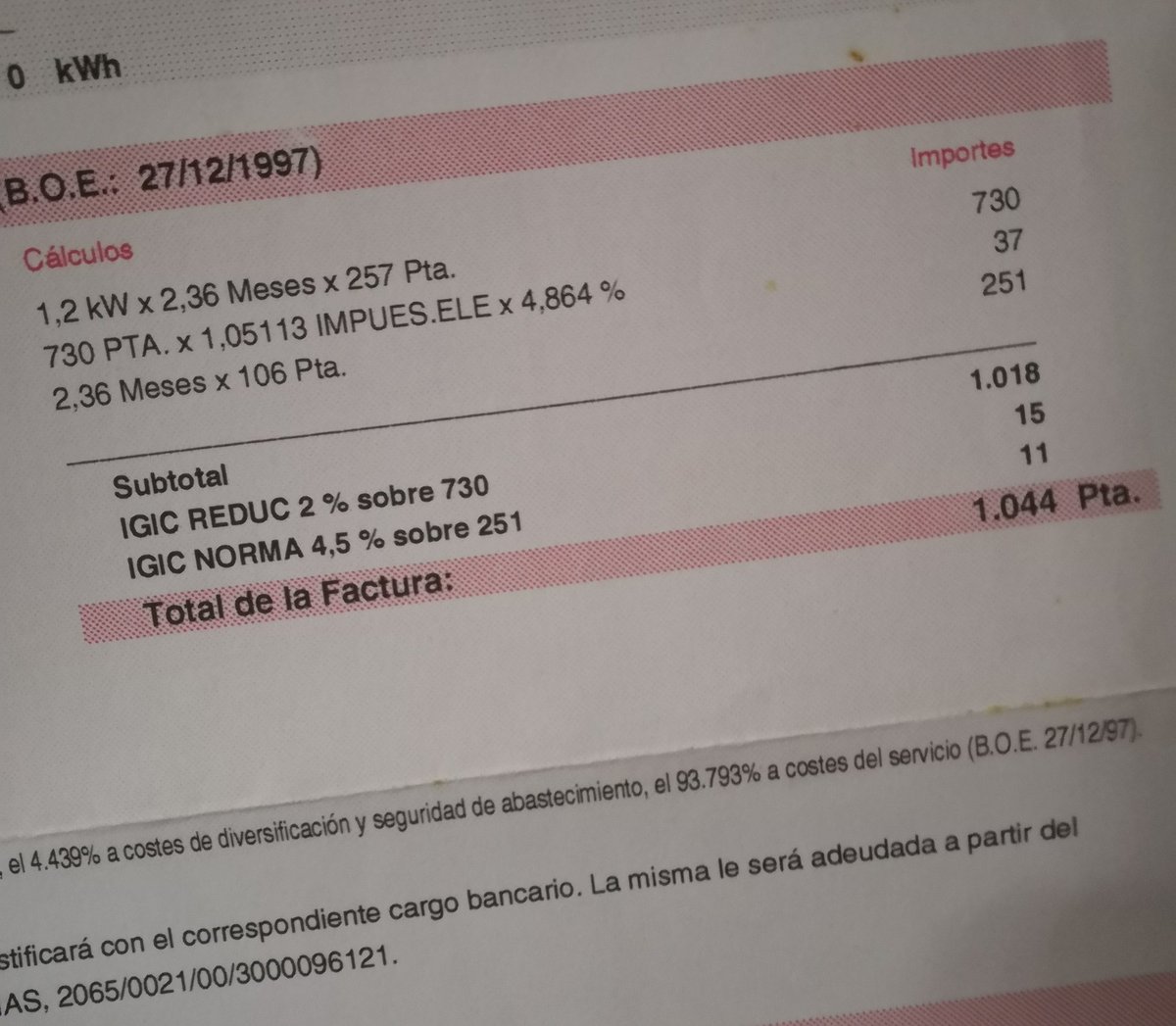 Mi madre ha encontrado una factura de la luz del año 1998: 6 euros.