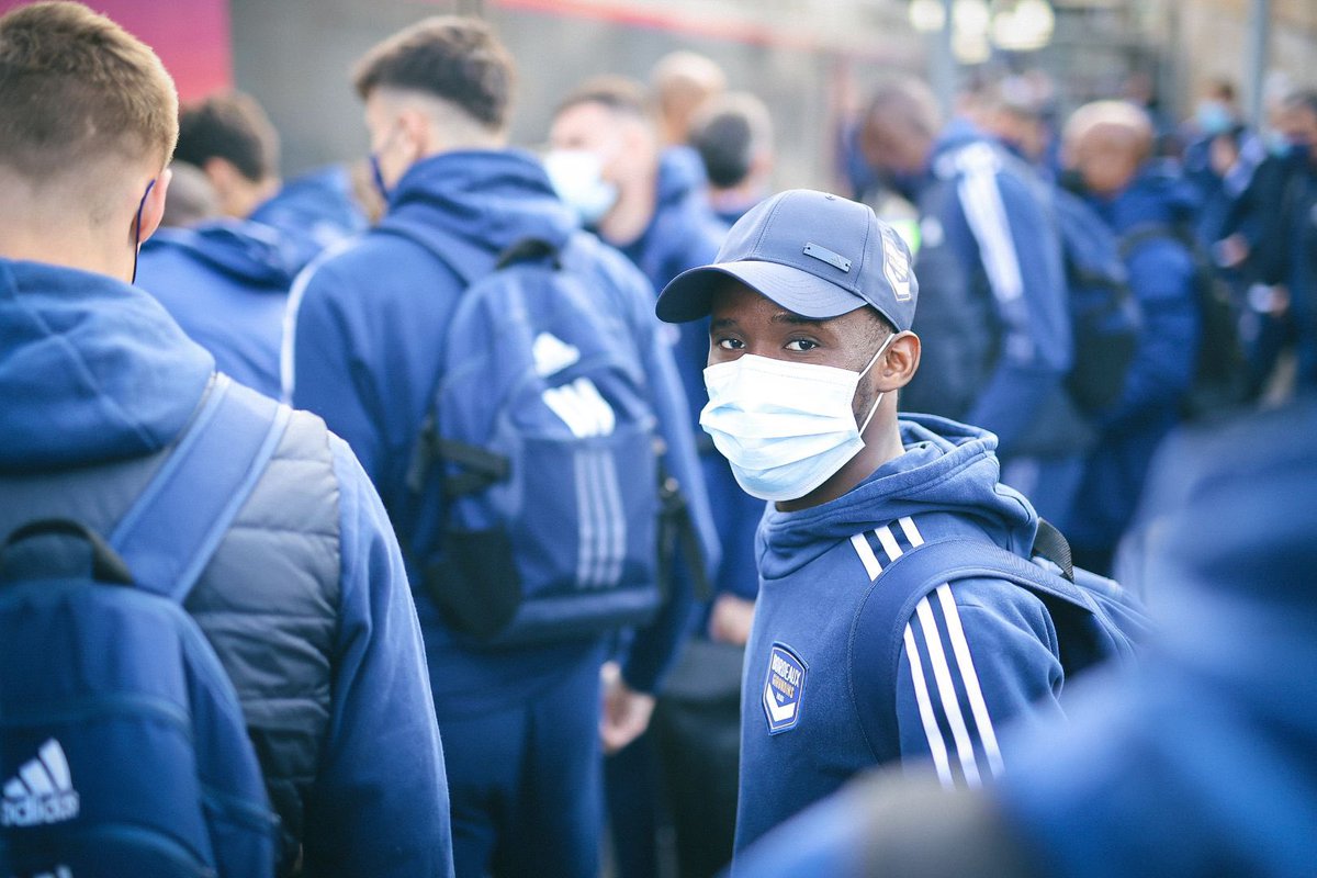 Merci aux joueurs <a href="/girondins/">FC Girondins de Bordeaux</a> #Bordeaux, qui ont pris notre <a href="/TGVINOUI/">TGV INOUI</a> (match contre le <a href="/PSG_inside/">Paris Saint-Germain</a> en vue). 
Un choix de confort, de sécurité et un grand pas écologique. Bravo pour ce bel exemple! 
Photos <a href="/QSalinier/">QSalinier</a>