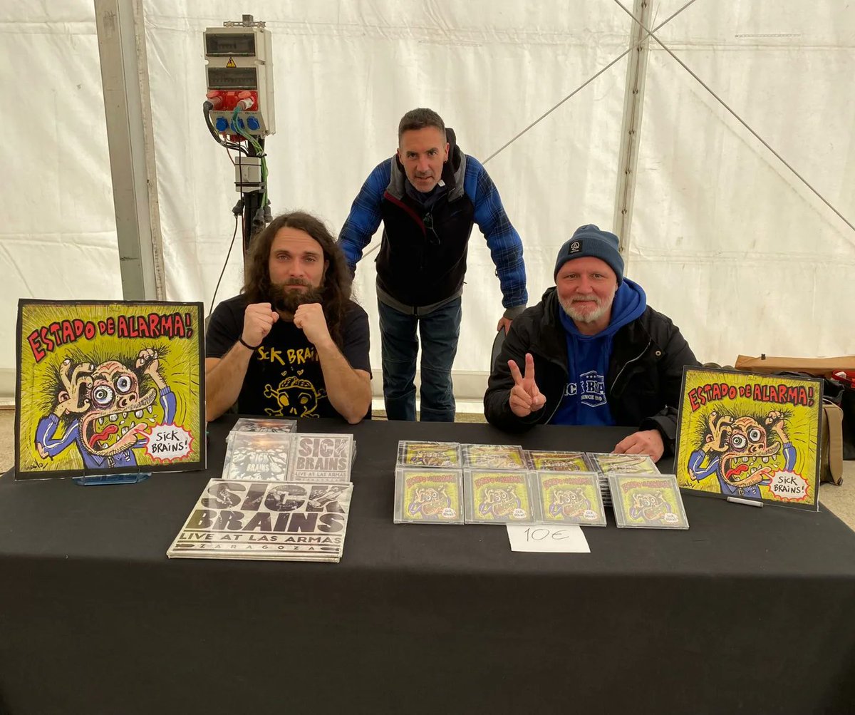 cyevillalba's tweet photo. Presentación del #disco de la banda local @SickBrainsRock 🎸
Y "El Enigma de Sagarmatha" del #ilustrador José Blanco (Jota)" y textos de José Manuel Tafalla 📖
Acercarte a conocerles a la Feria del disco de vinilo y coleccionismo 🎫acceso libre
#arte #sickbrains #jotapencil https://t.co/SbnfLGGlNQ