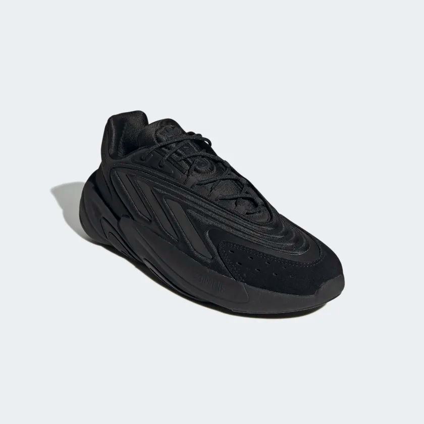 KicksDealsCA's tweet photo. With 3 great colourways that'll fit into any rotation or fit, you get a shoe that can do it all with the adidas Ozelia, a futuristic pair of kicks available from @adidasCA for $140 + free shipping! https://t.co/W67NCh6uER https://t.co/ZeerdZs2ig