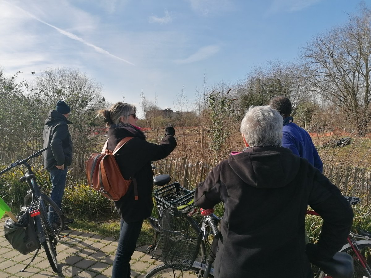 LommeVerte's tweet photo. #WeekEndClimat
Nous étions mobilisés ce matin avec une Vélorution dans le quartier du Marais qui nous a menée devant l'usine Réfinal qui pollue le quartier et sur les Rives de la Haute-Deûle où la biodiversité est menacée par un projet de bétonnisation. https://t.co/hZP716aVEM