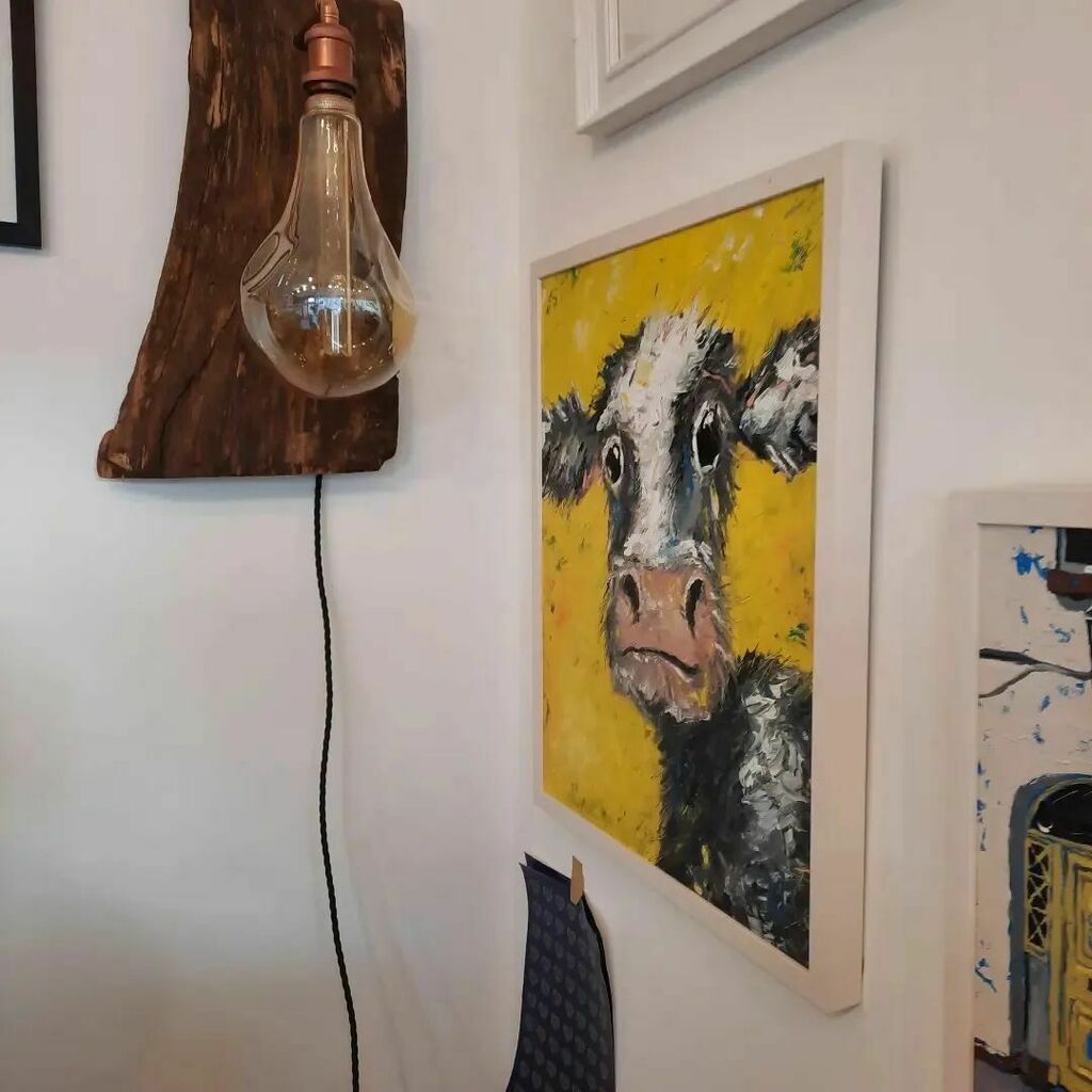 AnthologyStore's tweet photo. Both pieces off to good homes today!

#irishart #irishartist #oilpainting #irishmaker #irishlighting #siopa https://t.co/LKqiYtz9dV