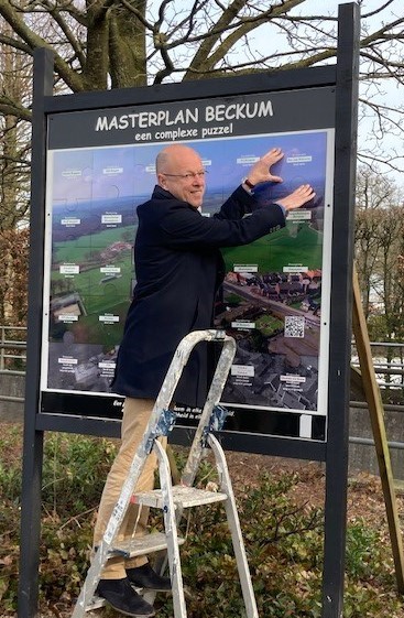 BGvanWakeren's tweet photo. Als ondersteuning van het Masterplan Beckum vanochtend mijn puzzelstukje geplaatst.
Ik wens de inwoners van Beckum, met hulp van de  @gemeentehengelo  veel succes toe om dit te realiseren.
#Beckum https://t.co/cOdY6yg0dt
