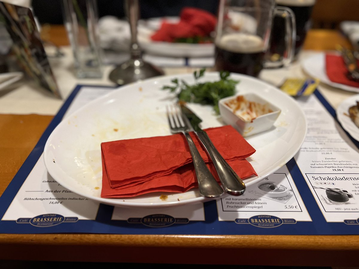 Antiss69's tweet photo. Ich kann wohl ohne รbertreibung sagen, dass ich gerade in der #AltstadtBrasserie zu #Sassnitz die geilsten #Sparerips meines Lebens gegessen habe โฆ unglaublich ๐๐ฅฐ. https://t.co/ZRaa9aWCDF