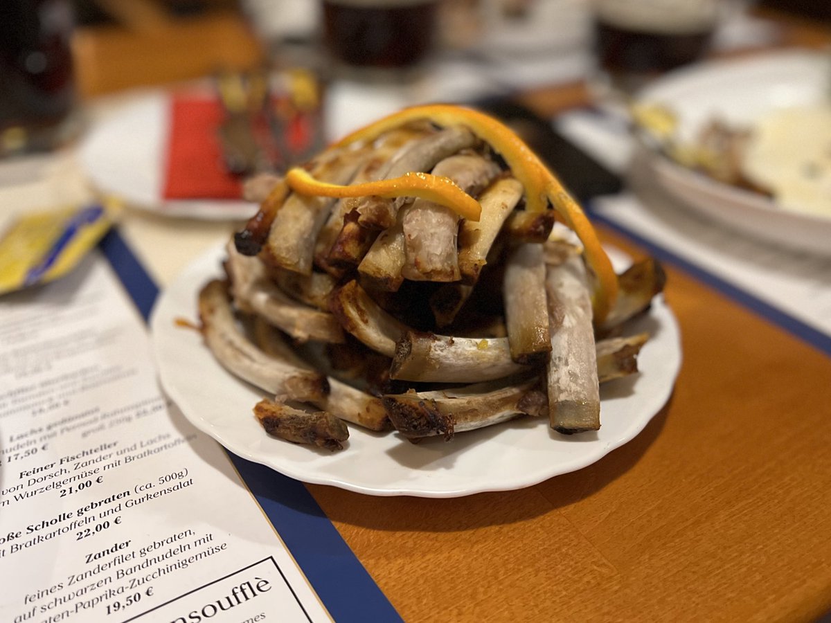 Antiss69's tweet photo. Ich kann wohl ohne รbertreibung sagen, dass ich gerade in der #AltstadtBrasserie zu #Sassnitz die geilsten #Sparerips meines Lebens gegessen habe โฆ unglaublich ๐๐ฅฐ. https://t.co/ZRaa9aWCDF