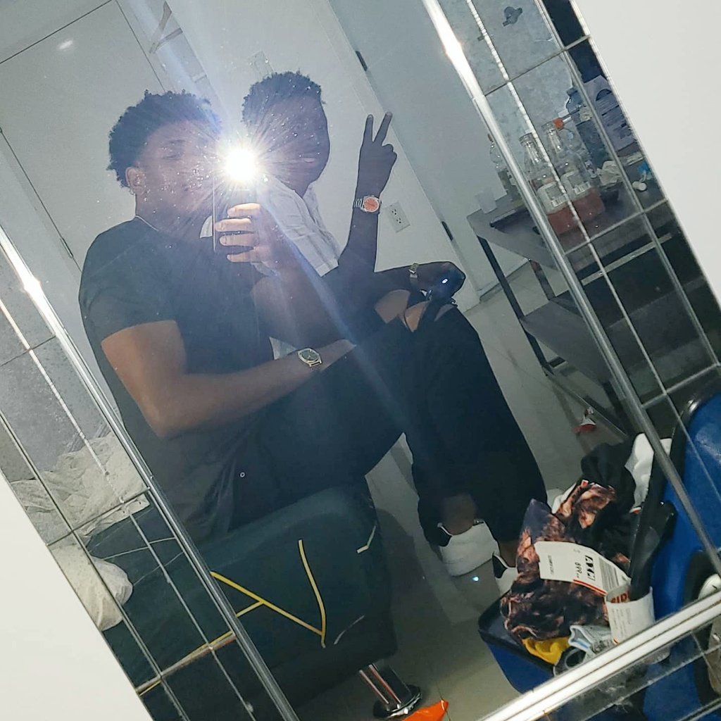 demondlewis_10's tweet photo. Old pics but the Miami trip was like a STORY #southbeach #STORYmiami https://t.co/qIwEGPFzpW
