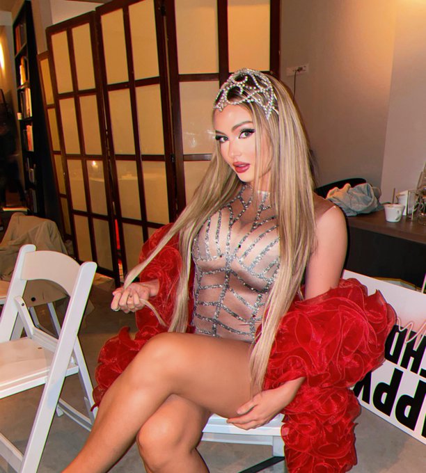 Who&rsquo;s the cutest person u know and why is it me https://t.co/pxDQhVdbPK<a href="/tag/amsterdampride"class="tags"><span>#amsterdampride</span></a>