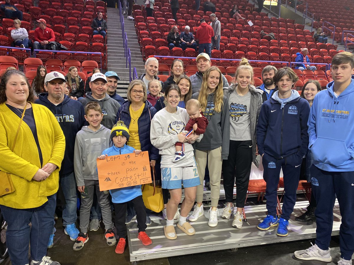 Congratulations to Lilly Griffith for competing in the WIAA 3 Point Challenge this morning at the Resch Center