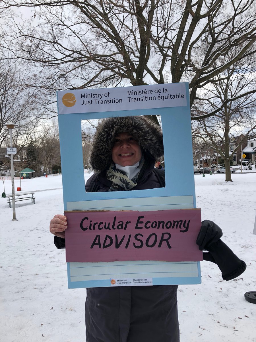 pivotgreen2020's tweet photo. Build good green jobs for meaningful employment and a healthier planet #JustTransition #pivotgreen @350Canada https://t.co/G077WPWo9k