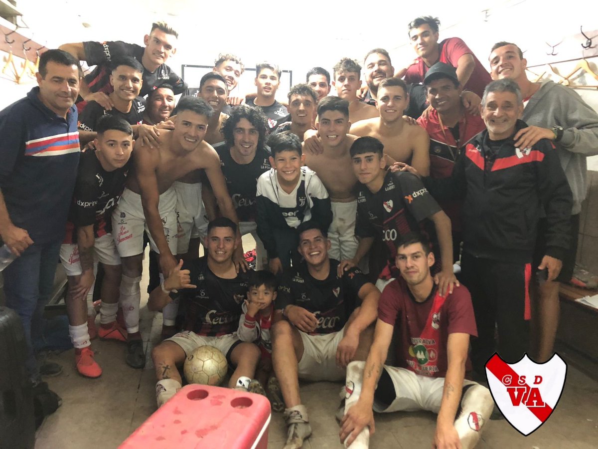 LOS TRES PUNTOS SE QUEDAN EN LA VILLA ⚽❤️

En la noche del viernes, Villa Azalais venció a Calera Central por 3 a 0, por la segunda fecha del torneo de Primera B. Lucas Duveaux fue el autor de los tres  tantos de "La Villa" 🙌

#VillaAzalaisSomosTodos