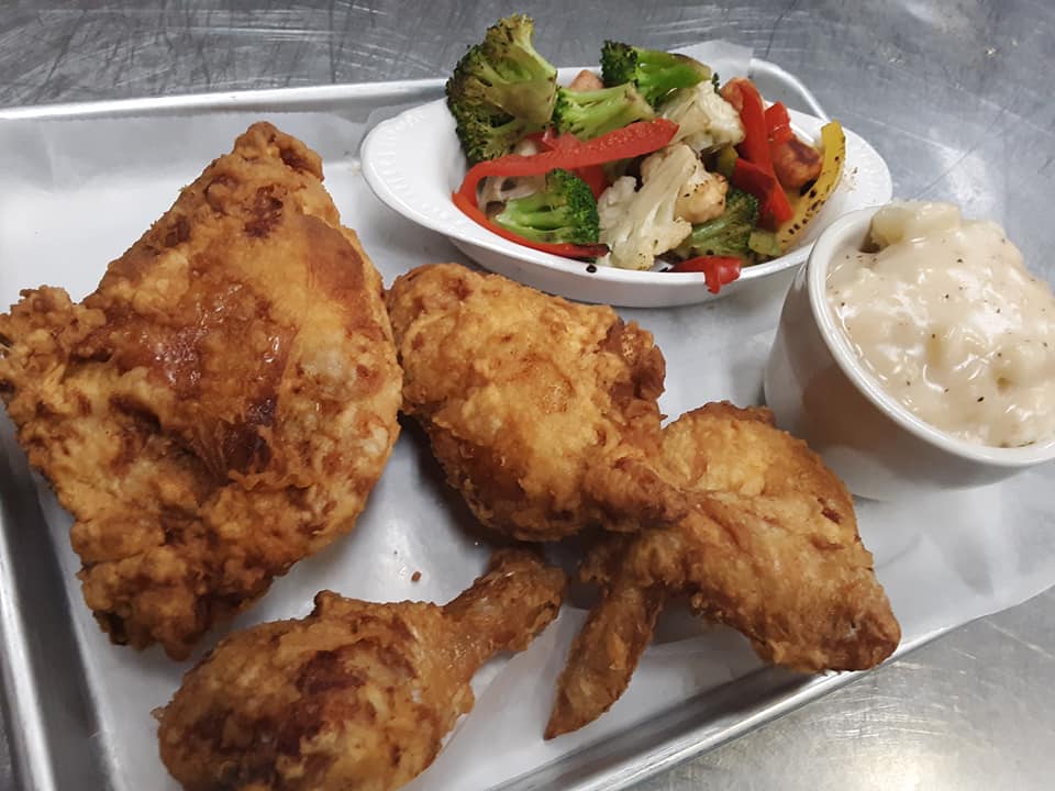 BricksRiver's tweet photo. We'll do the cooking so you don't have to 😎
.
.
💻 https://t.co/rOlJYiWrPA⁣⁣
📍 1205 Main St, Bandera, TX 78003⁣⁣
📞 830-796-9900 Takeout &amp; Dine-in

#BricksRiverCafe #Bandera #Texas #TXeats #TexasLife #TexasMade #FeedFeed #SouthernEats https://t.co/ag3WD8Zujk