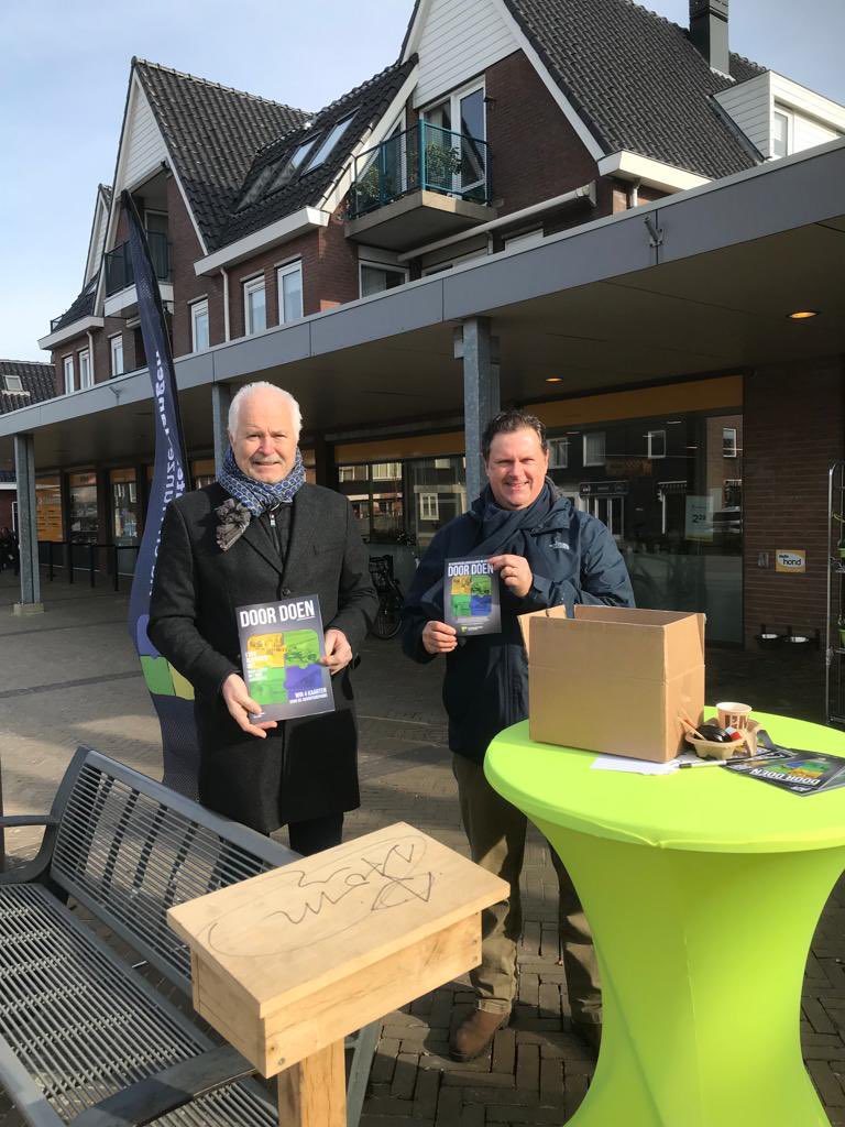 henkheijerman's tweet photo. Vandaag hebben onze kandidaatsraadsleden van @CGB_AenH in de winkelcentra van @aaenhunze vele positieve reacties gehad op ons mooi huis-aan-huis bezorgd magazine en is aangegeven dat men weer op Gemeentebelangen gaat stemmen.Dit geeft ons vertrouwen in wederom een goede score!👍 https://t.co/NpN8gTXmhn