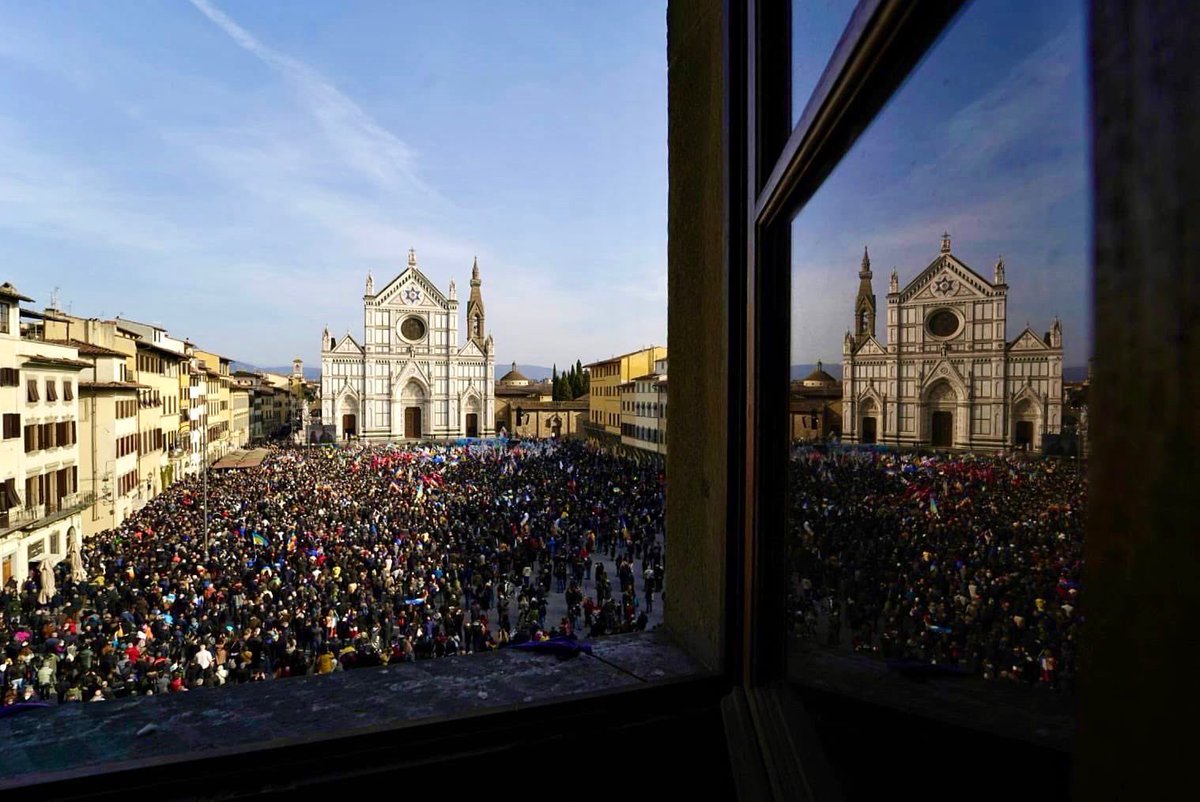boldrini_paola's tweet photo. #12marzo2022
#citiesstandwithukraine

Firenze, in rappresentanza delle città europee, esprime una piazza meravigliosa che si stringe al popolo Ucraino contro l’invasione russa.
L’Europa è nata dalla Pace e deve rimanere in Pace.

Foto del Sindaco Nadella https://t.co/Mge3ypDL3U