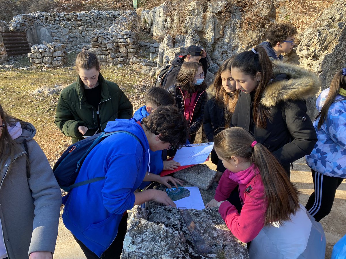 Pro Loco Fogliano Redipuglia (@profogliano) on Twitter photo Un centinaio di bambini e ragazzi tra #trincee e #doline del #carso della #grandeguerra: un progetto della Pro Loco Fogliano Redipuglia finanziato dalla <a href="/regioneFVGit/">Regione FVG</a> di portare avanti il progetto educativo didattico “Dal passo alla Parola”. <a href="/GibelliTiziana/">Tiziana Gibelli 🇪🇺🇮🇹🇺🇦🇮🇱</a> <a href="/OretiFabrizio/">Fabrizio Oreti</a> Un centinaio di bambini e ragazzi tra #trincee e #doline del #carso della #grandeguerra: un progetto della Pro Loco Fogliano Redipuglia finanziato dalla <a href="/regioneFVGit/">Regione FVG</a> di portare avanti il progetto educativo didattico “Dal passo alla Parola”. <a href="/GibelliTiziana/">Tiziana Gibelli 🇪🇺🇮🇹🇺🇦🇮🇱</a> <a href="/OretiFabrizio/">Fabrizio Oreti</a>