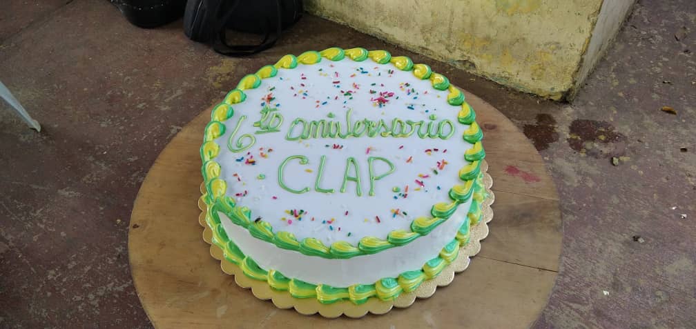 mari_velasquez's tweet photo. En los seis años del #ClapEnVictoria realizamos jornada de venta de alimentos en #Carapacho #MunicipioDíaz y festejamos el éxito de estás estructuras ideadas por nuestro presidente @NicolasMaduro @PSUV_NE @PartidoPSUV @JoseGVielmaMora @dcabellor @NicolasMaduro https://t.co/xbSnzHyS11