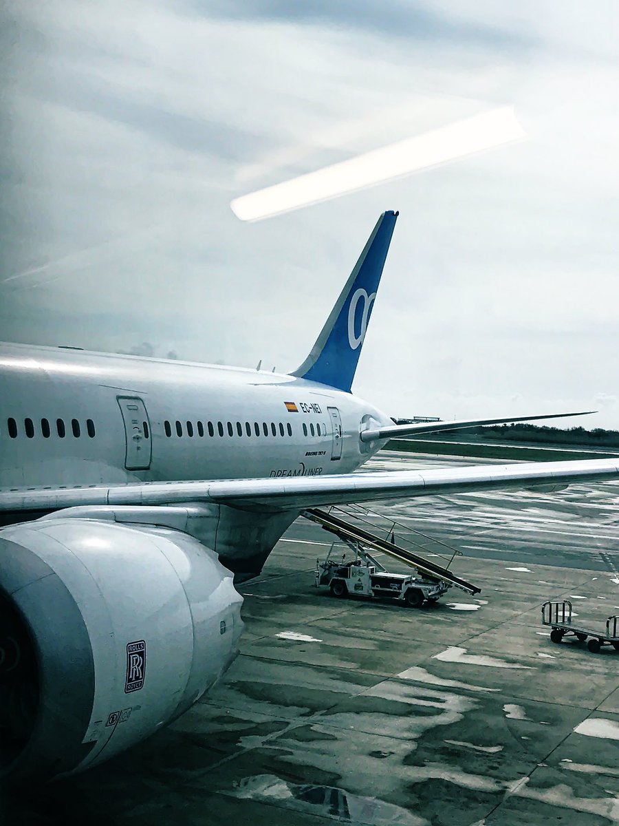 dasgonaviation's tweet photo. Increíble experiencia con las dos versiones del Dreamliner de @AirEuropa (EC-NEI, 789 / EC-MIH, 788), aviones tecnológicos y silenciosos🤙🏻
#aviation #flights #barcelona #madrid #aireuropa #b787 #dreamliner #efectodreamliner https://t.co/kIBOLIEzB7