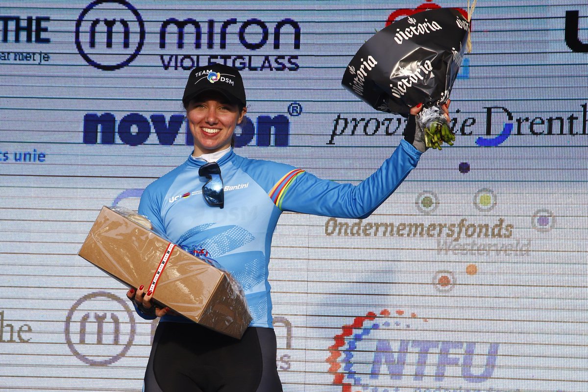 picnicpostnl's tweet photo. Things we love to see: smiling teammates crossing the finish line 😊

@pfeiffergeorgi also made a trip to the podium after #RondevDrenthe, as she moves into the lead of the @UCI_WWT best young rider classification.🙌🏻 

#KeepChallenging https://t.co/goBTGhHgSI