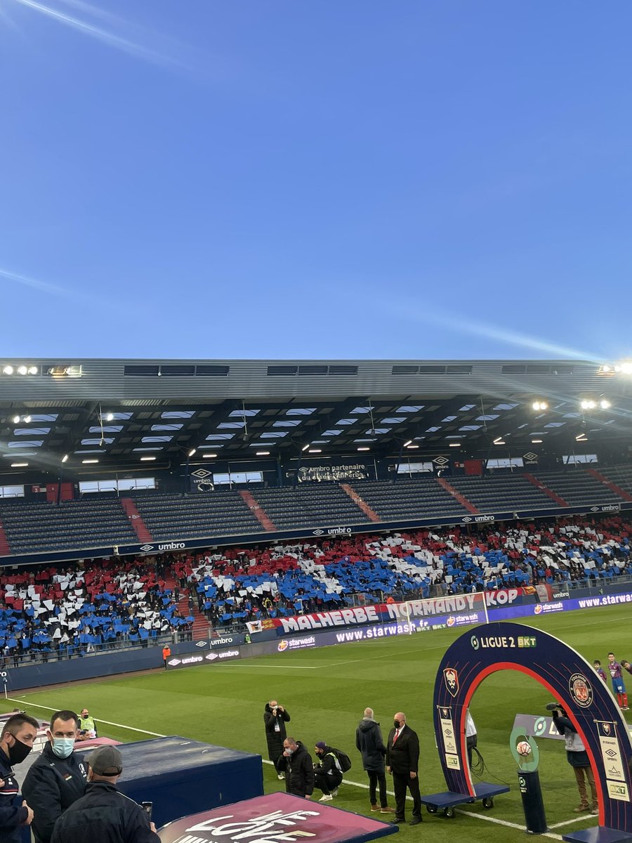 Bziper1's tweet photo. La victoire 🤞🤞🤞 #SMCTFC https://t.co/YOkwLQuSHh