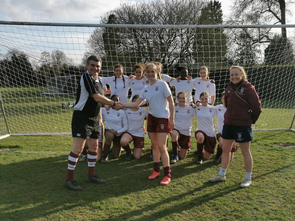 BromsFootball's tweet photo. #BromsFootball a tired ref 🙄 (Mr M) congratulating winning captain &amp; goalscorer 👊⚽️ (Freya L) watched by super coach 🥳 (Miss McC). A pleasure to watch you play ladies. https://t.co/RPQZEwpbSK