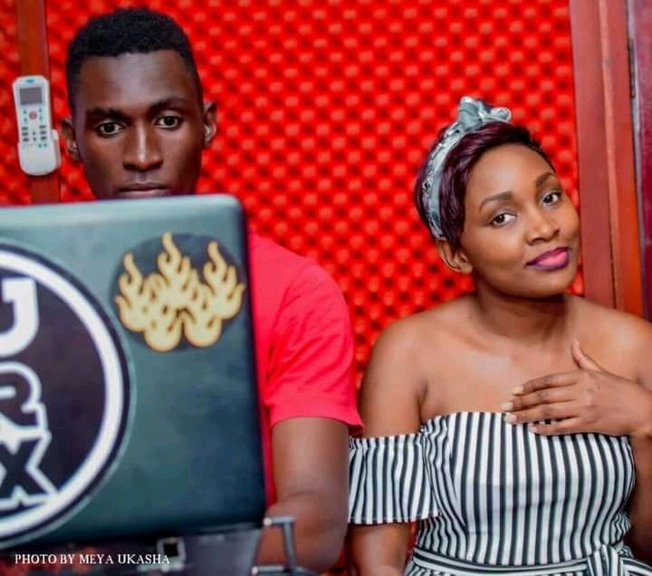 95_TimeFM's tweet photo. Time to Shut this day down with your Saturday party geng! #Mugaga and #DjDrex . We are all about good vibes on the #BlowUp! Turn up!💃🕺🔥💯🎶.
📲0757 800 500/ 0780 654 643
Streaming live https://t.co/JfztvYzQkt
#ThreeDayWeekend #MbalesNumberOne https://t.co/E0WZHH056B