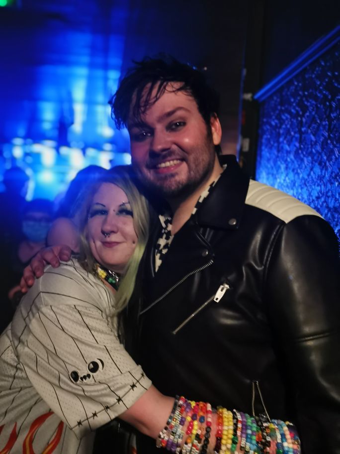 TreeofRogue's tweet image. Posting my pics with these two adorable chaps because they are lovely and you should go follow them and give their bands a listen! @laurencefvk and @alexdoesasing