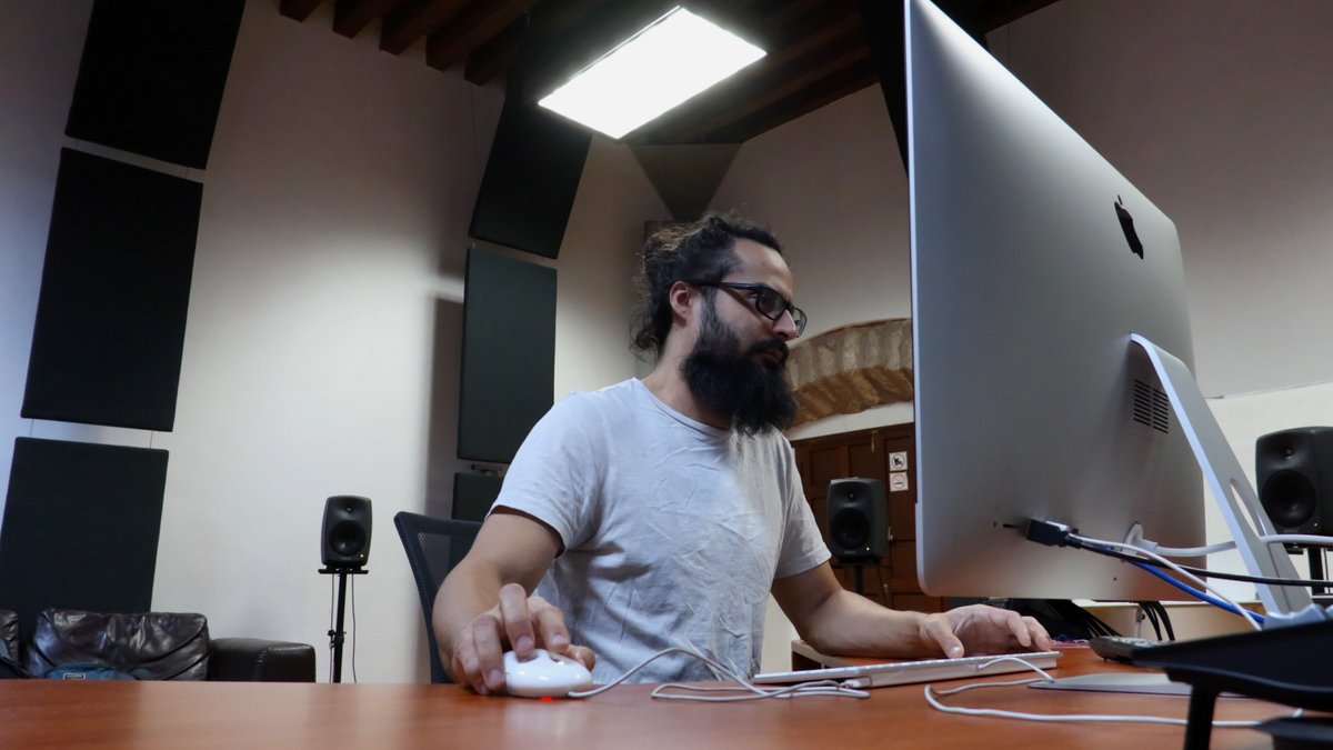 CMMASorg's tweet photo. Luciano Rodríguez, de residencia en CMMAS ¡Que fluya la creatividad y que pronto podamos disfrutar los resultados de este arduo trabajo! https://t.co/Rbc0uE8MZm