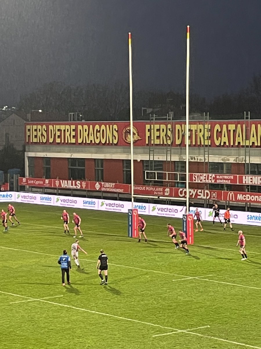 MALHERBEHermel2's tweet photo. Bon début de match pour les Dragons catalans contre Wigan 10 à 0. https://t.co/6QyUvyKrHz