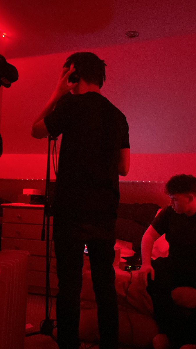 CASHOHOL1CS's tweet photo. studio sessions ⏳⏳⏳ https://t.co/iAmzNSXRmF