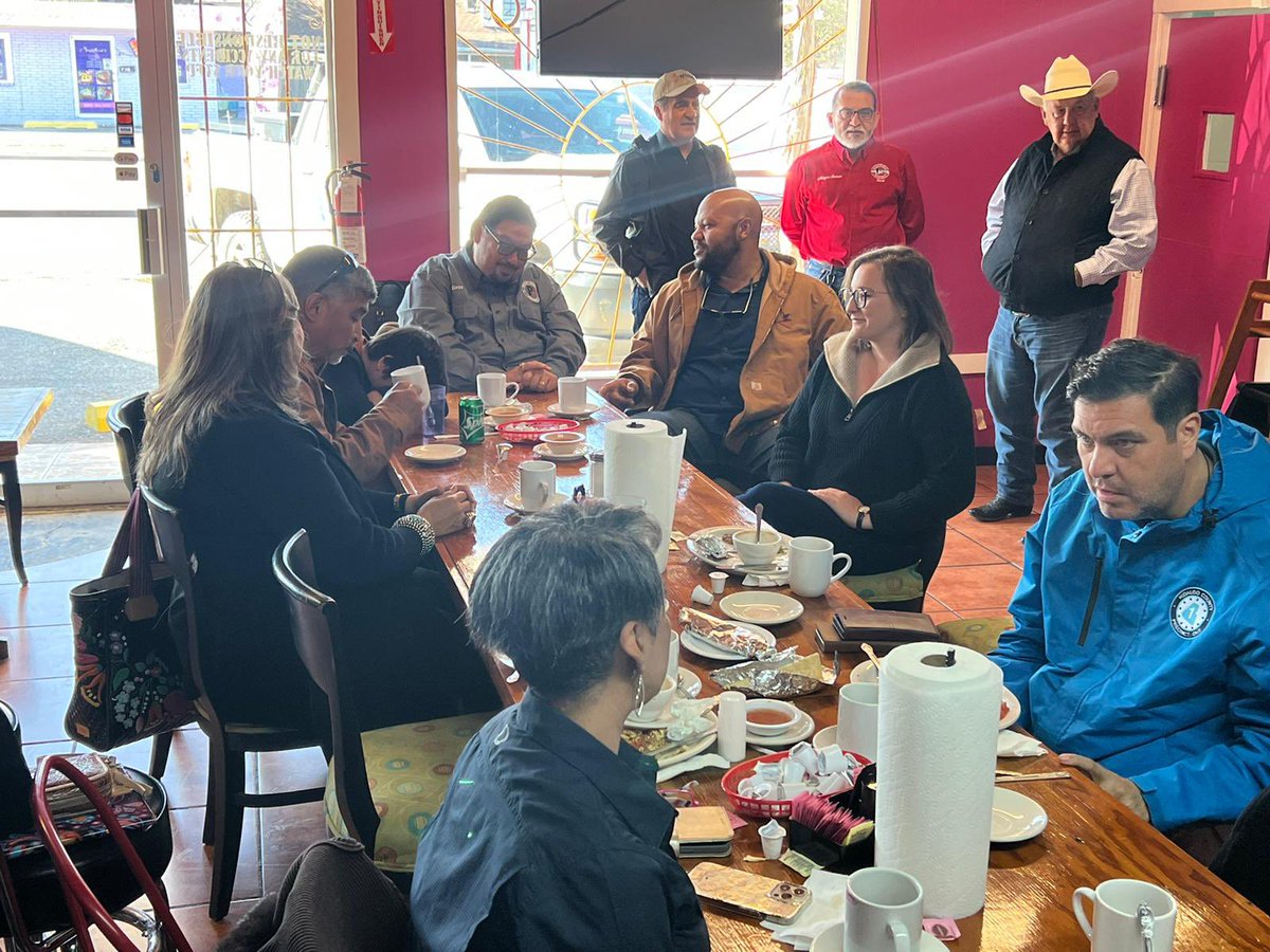 lamantia4texas's tweet photo. Thank you, Commissioner David L. Fuentes and Mercedes Mayor Oscar Montoya, for inviting me to celebrate in todayβs Rio Grande Valley Livestock Show Pre-Parade Breakfast at Don Vetoβs in Mercedes. Congratulations to the Live Stock Show Court and Grand Marshal! #SD27 #txlege #RGVLS https://t.co/vqWslRpXj4