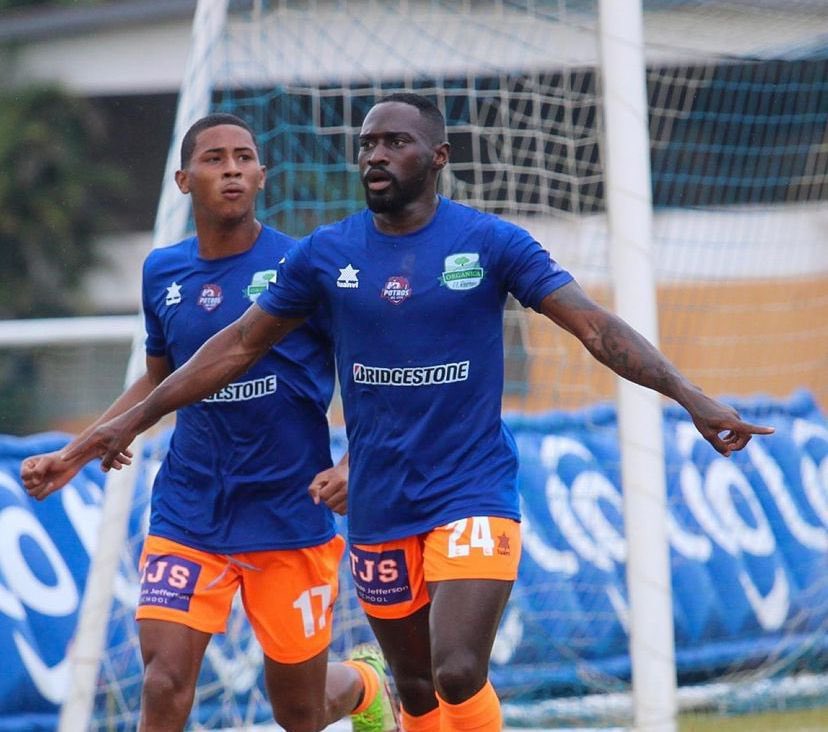 RinconLpf's tweet photo. LOS POTROS LOGRAN SU PRIMERA VICTORIA 
Con goles de Zuñiga y Murillo, @ClubDepEsteFC venció 2-0 al @UDUniversitario y consiguen su primera victoria de la temporada.

EL UNIVERSITARIO LA ESTÁ PASANDO MAL https://t.co/tbK8lMmb2v