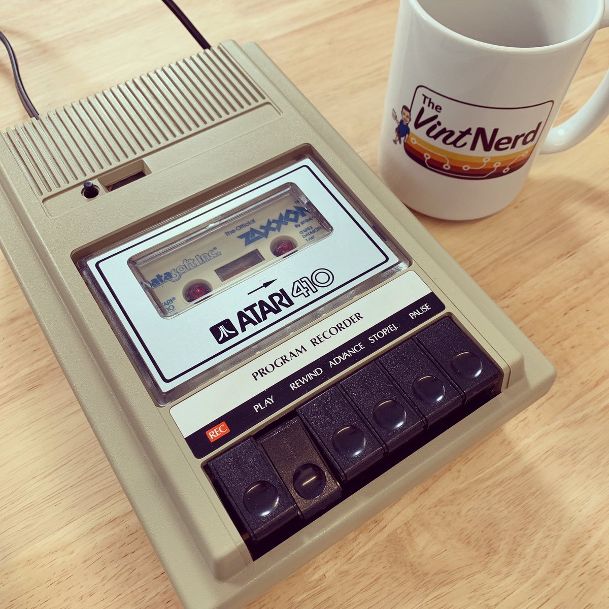 thevintnerd's tweet photo. It's Working! I successfully loaded Zaxxon off of cassette 😂
#Atari #Atari8Bit #Atari410 #Zaxxon #VintageComputing #RetroComputers #RetroGaming #TheVintNerd https://t.co/FSul8Gd2JX