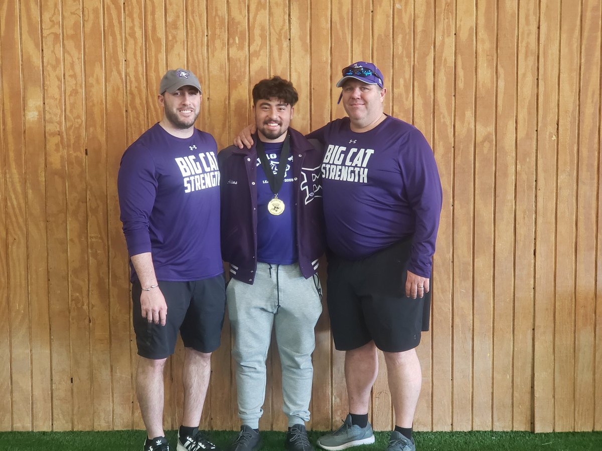 JennyTCastillo's tweet photo. @AbdiasOCastillo is 1st in his region for powerlifting! Broke 3 records and still holding 2 of them. Kudos to @coach_mater and Coach Norcott. When you got coaches that push you to be the best you can be, there is no other option!  #wegoingtostate #proudofmybaby https://t.co/SwHxKuJfab