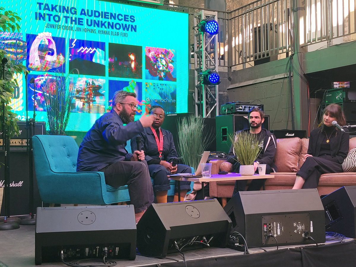 LouisValdez1's tweet photo. Iโm here at #SXSW2022, and I fully intend to enjoy the full experience. #AustinTx #RedRiverCultureDistrict #RainyStreet #BritishMusicEmbassy
#SXSWPanel https://t.co/yHA5xVm5Z5